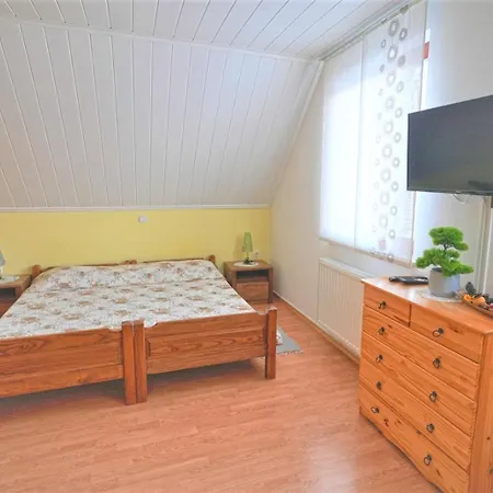 Kmetija Podobnik *