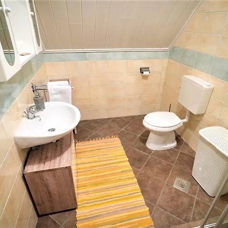 Kmetija Podobnik Idrija