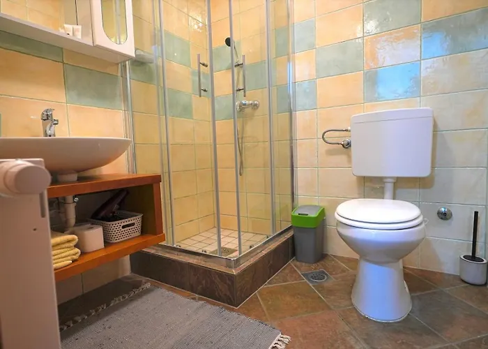 Kmetija Podobnik Hiša za goste Idrija