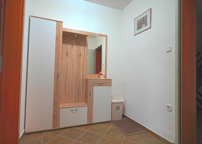 Kmetija Podobnik 3* Идрия